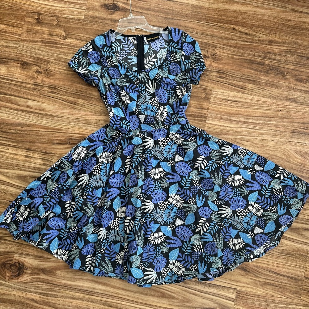Nooworks small knee high dress with pockets